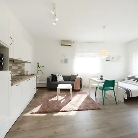 Apartment Studio Andi Zadar